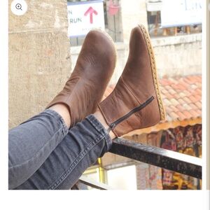 Nefes Barefoot Boots with zipper. Matte Brown. Handmade size 10. Great shape!